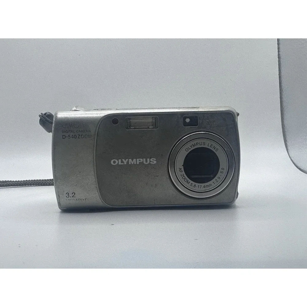 Olympus CAMEDIA D-540 Zoom 3.2MP Digital Camera Untested For Parts/ Repair